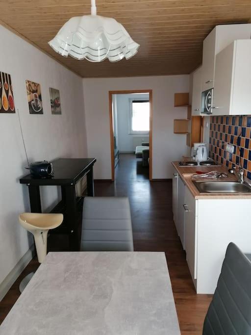 Kleine Wohnung Fuer Monteure Und Dienstreisen Zwickau Extérieur photo