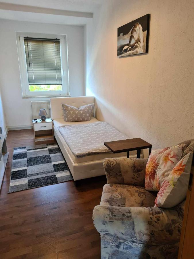 Kleine Wohnung Fuer Monteure Und Dienstreisen Zwickau Extérieur photo